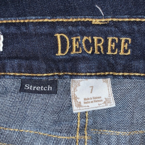 Decree Shorts - Picture 3 of 8